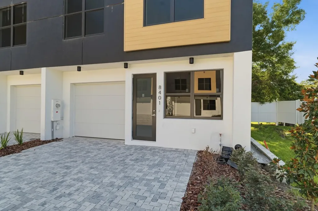 8401 Modano Place Tampa FL 33614