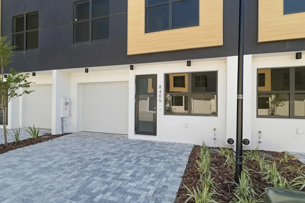 8405 Modano Place Tampa FL 33614