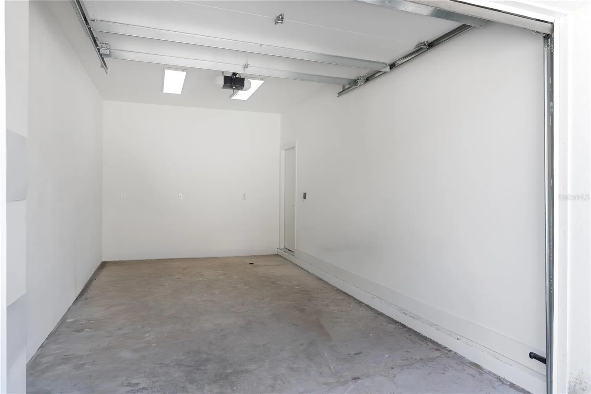 8405 Modano Place Tampa FL 33614