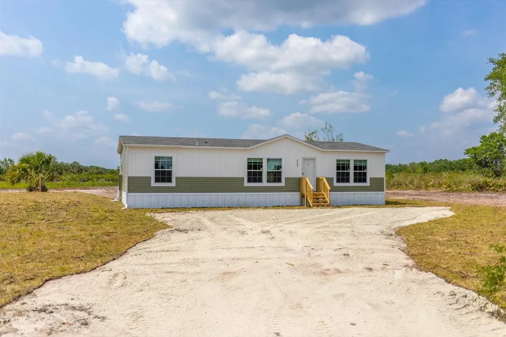 20968 NW 264th Street Okeechobee FL 34972