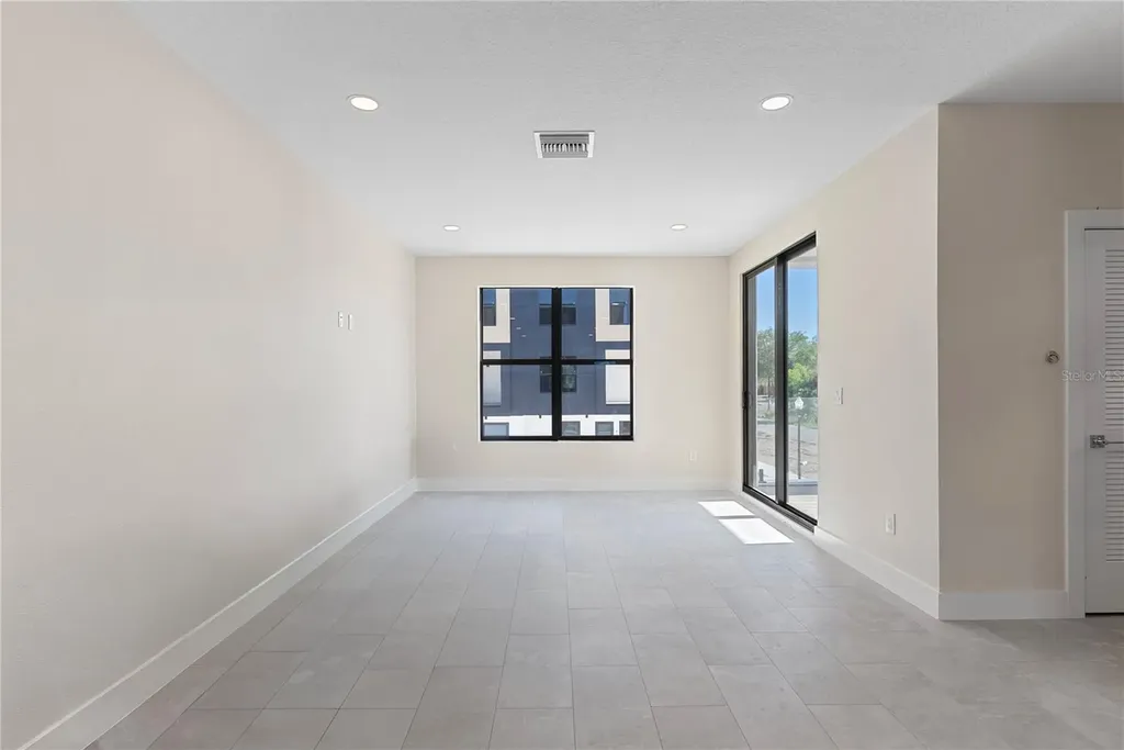 4352 Fontanarosa Village Court Tampa FL 33614