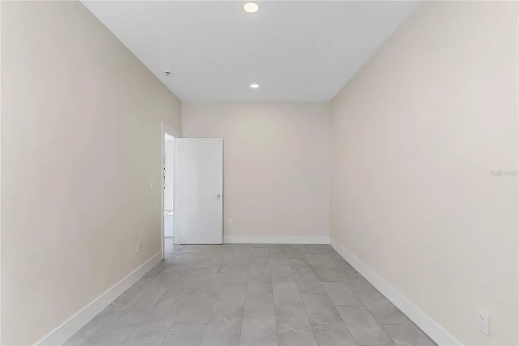 4352 Fontanarosa Village Court Tampa FL 33614