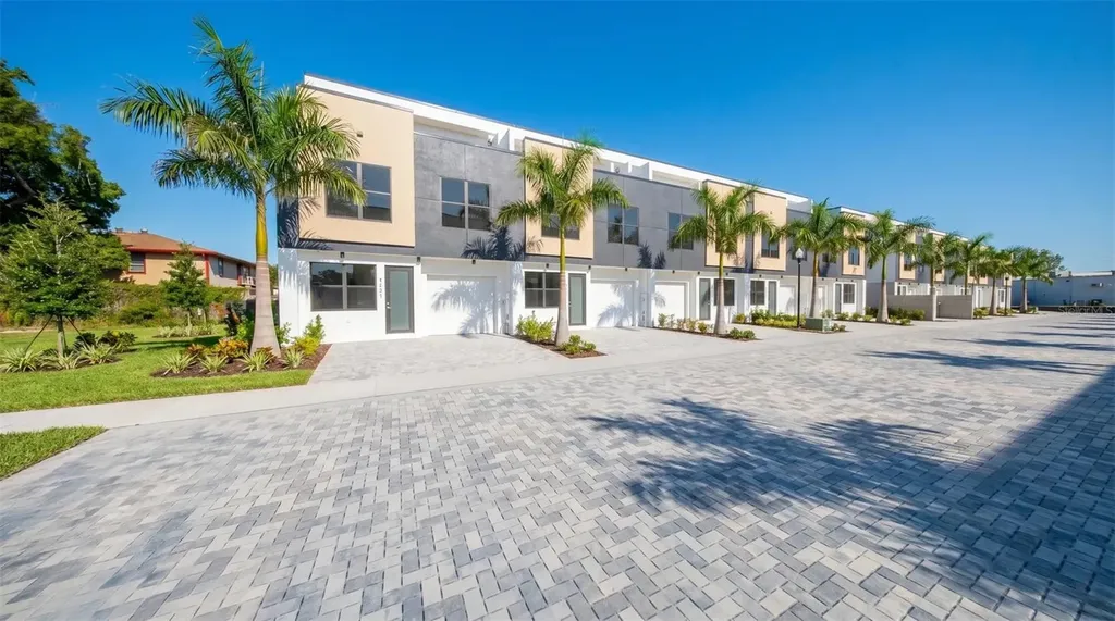 4352 Fontanarosa Village Court Tampa FL 33614