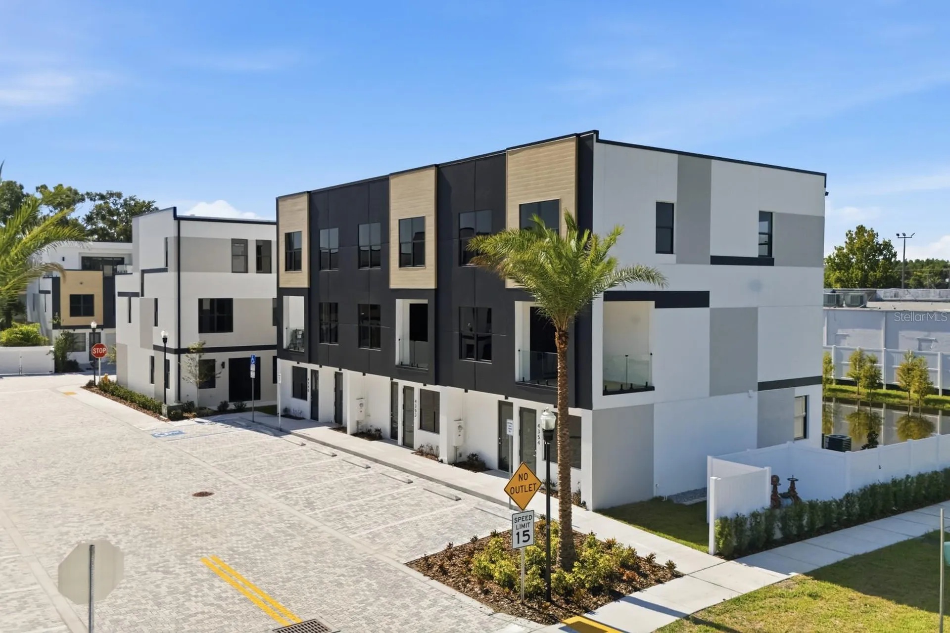 4352 Fontanarosa Village Court Tampa FL 33614