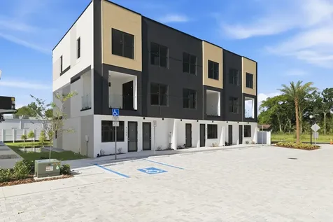 4352 Fontanarosa Village Court Tampa FL 33614