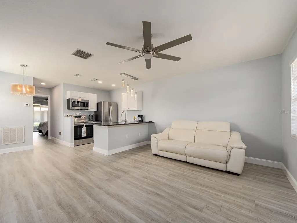 2476 Enterprise Road Clearwater FL 33763