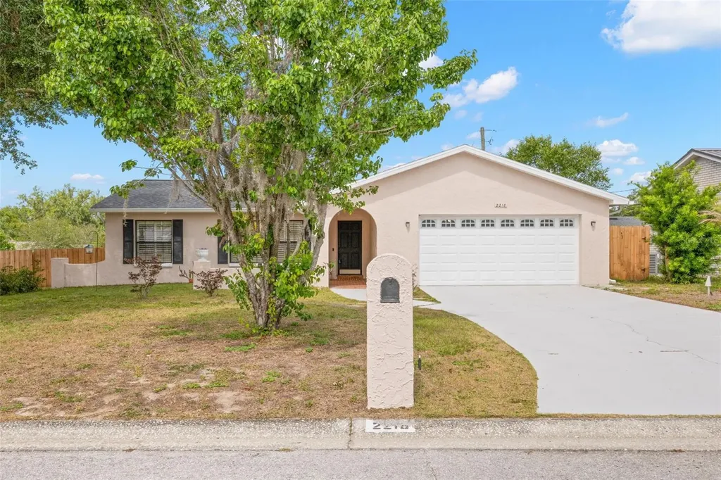 2218 Tanglewood Way Brandon FL 33511