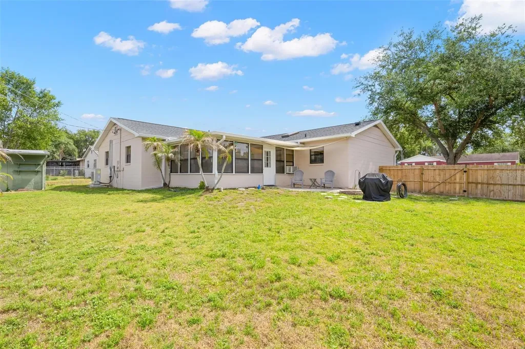 2218 Tanglewood Way Brandon FL 33511