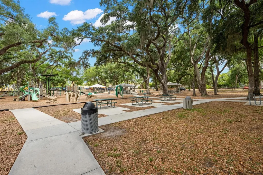 2218 Tanglewood Way Brandon FL 33511