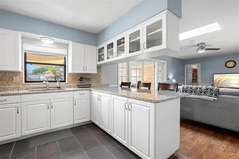 2218 Tanglewood Way Brandon FL 33511
