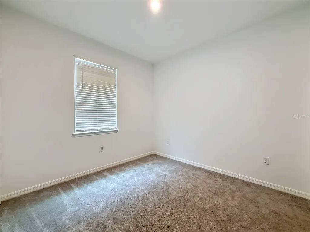 418 Quayside Avenue Mascotte FL 34753
