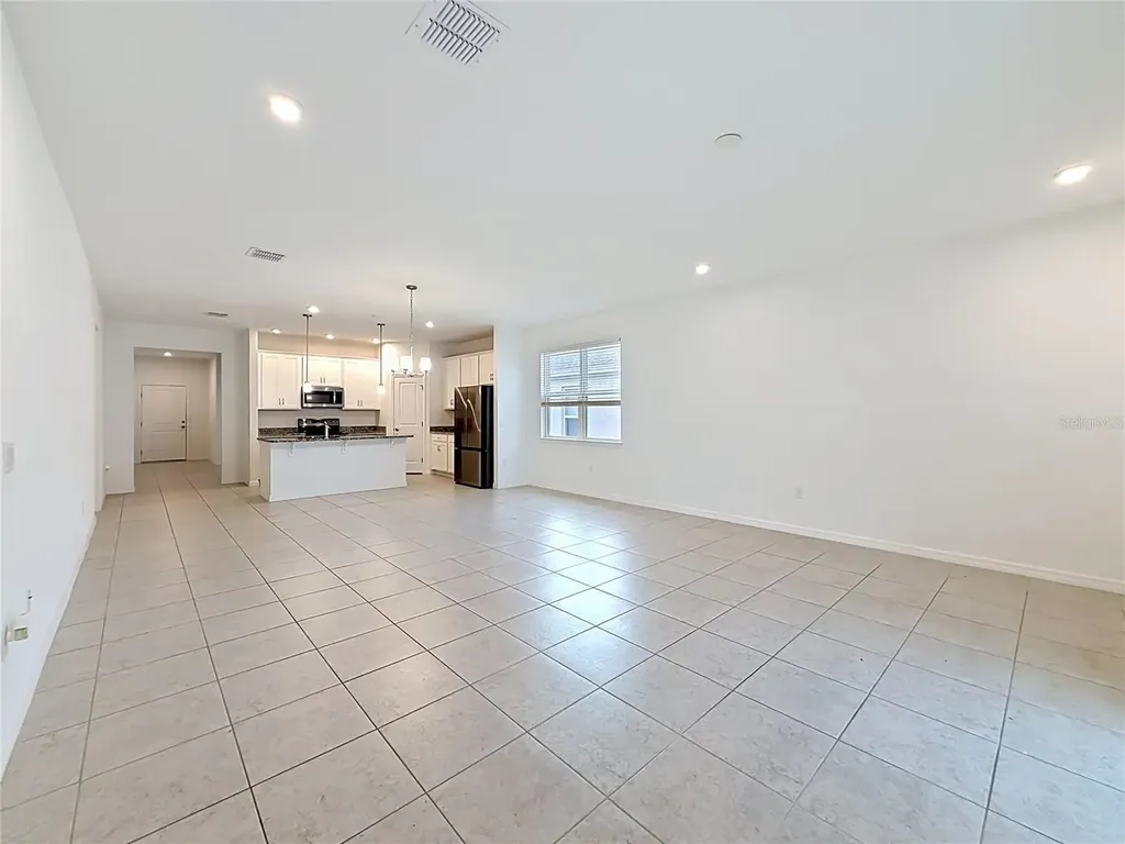 418 Quayside Avenue Mascotte FL 34753