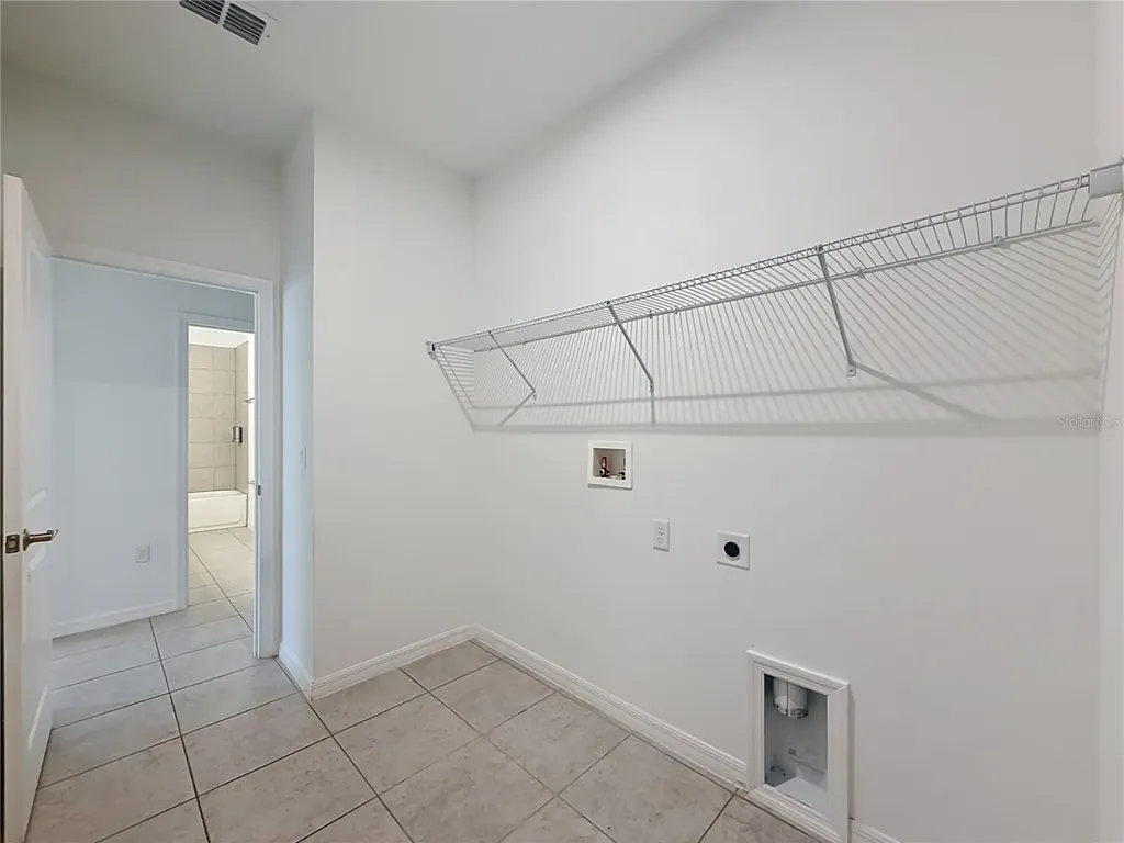 418 Quayside Avenue Mascotte FL 34753