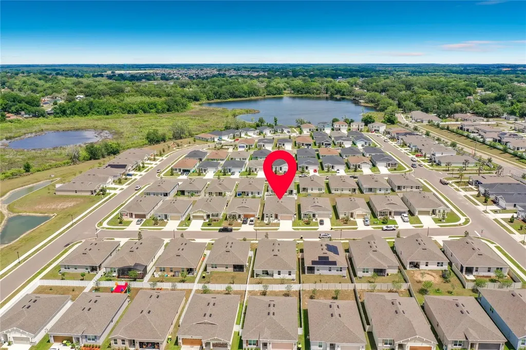 418 Quayside Avenue Mascotte FL 34753