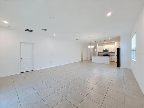 418 Quayside Avenue Mascotte FL 34753