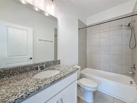 418 Quayside Avenue Mascotte FL 34753