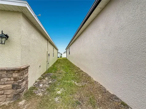 418 Quayside Avenue Mascotte FL 34753