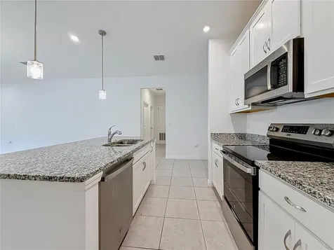 418 Quayside Avenue Mascotte FL 34753
