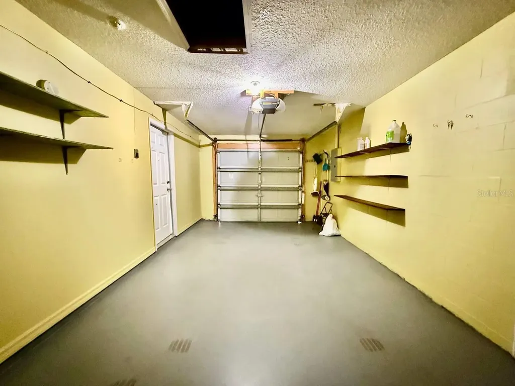 6807 Kingston Drive Tampa FL 33619