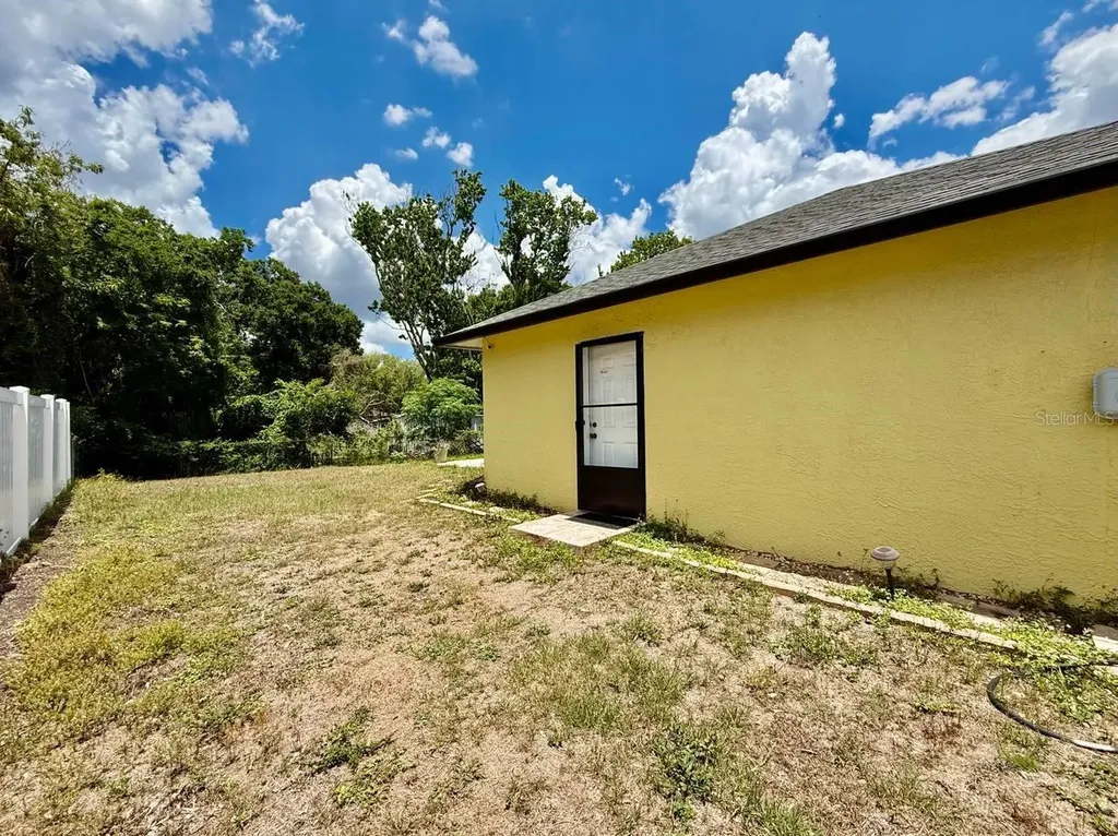 6807 Kingston Drive Tampa FL 33619