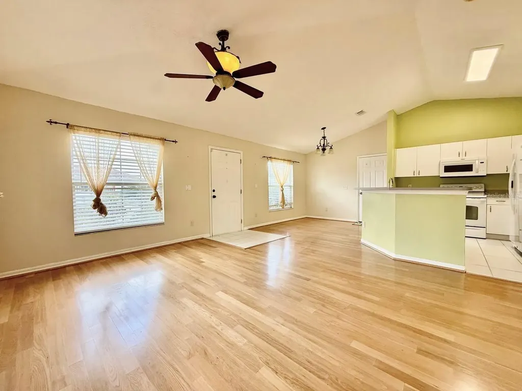 6807 Kingston Drive Tampa FL 33619