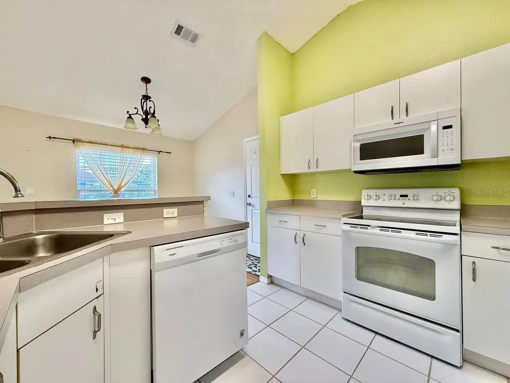 6807 Kingston Drive Tampa FL 33619