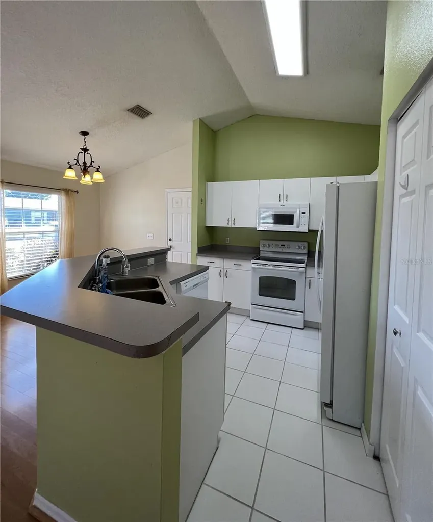 6807 Kingston Drive Tampa FL 33619