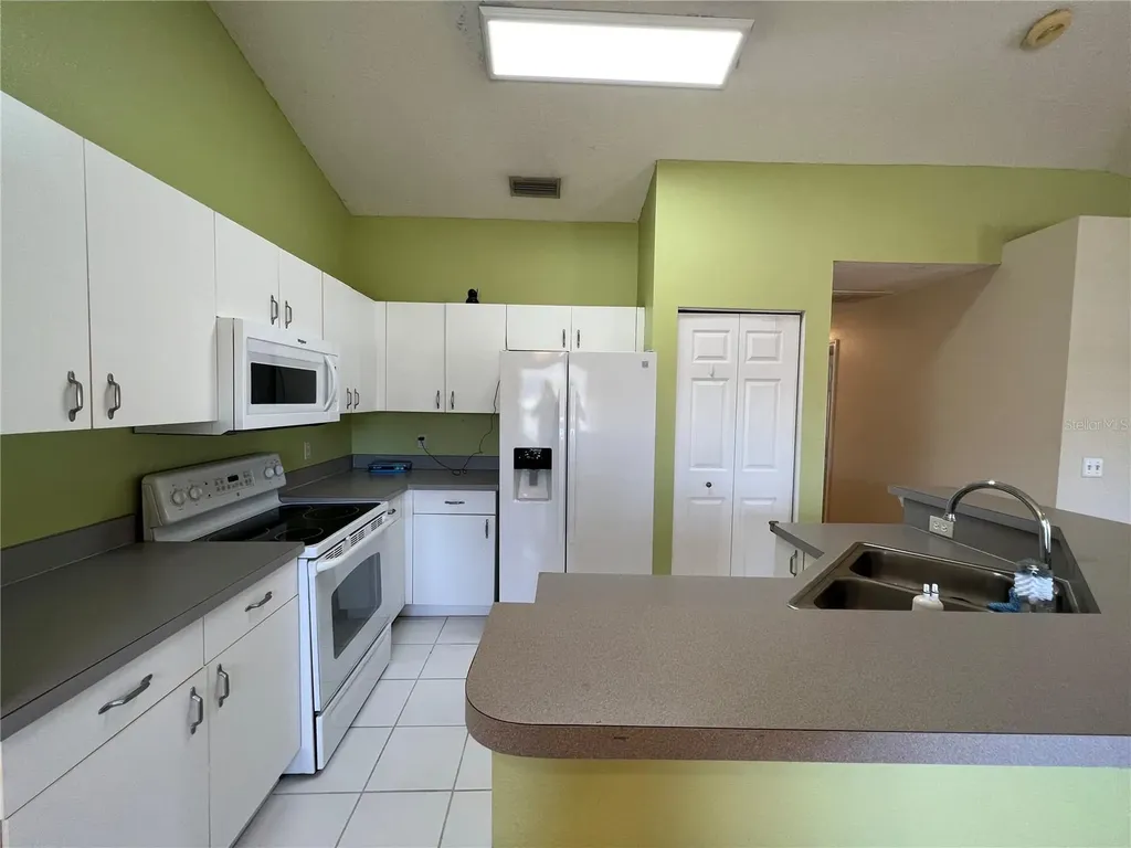 6807 Kingston Drive Tampa FL 33619