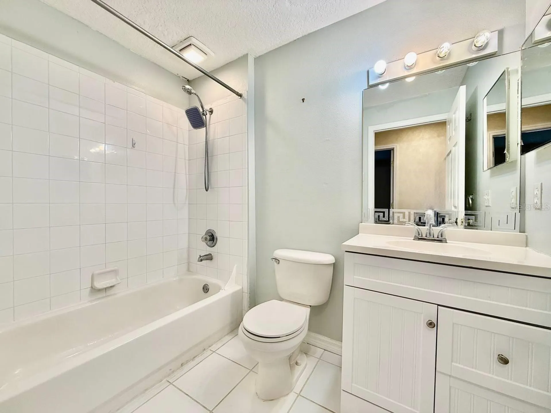 6807 Kingston Drive Tampa FL 33619