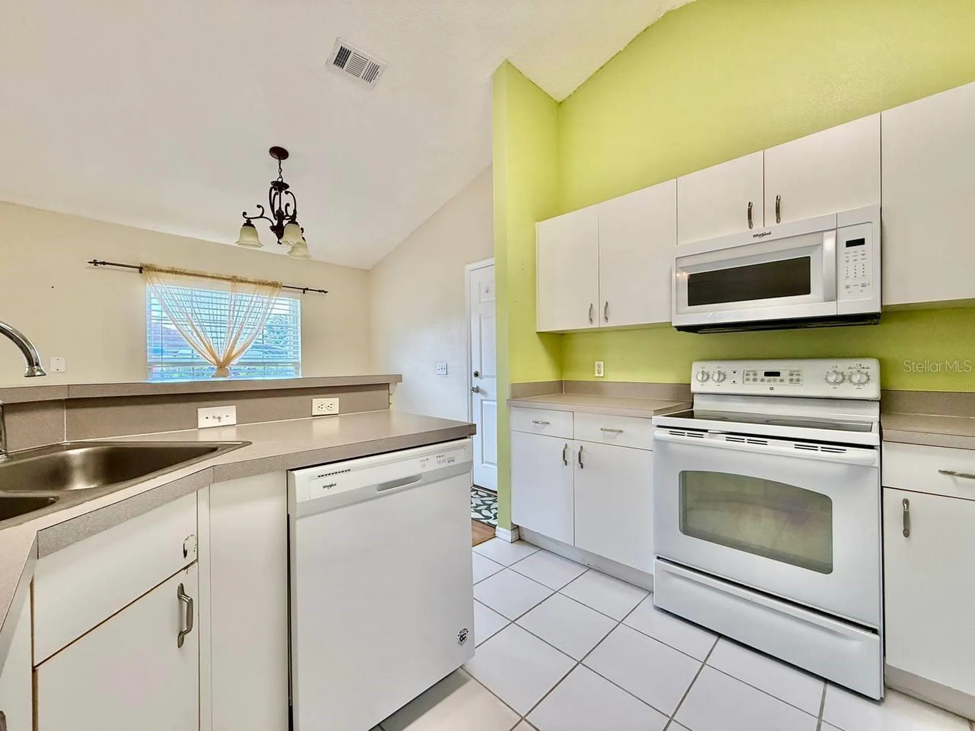6807 Kingston Drive Tampa FL 33619