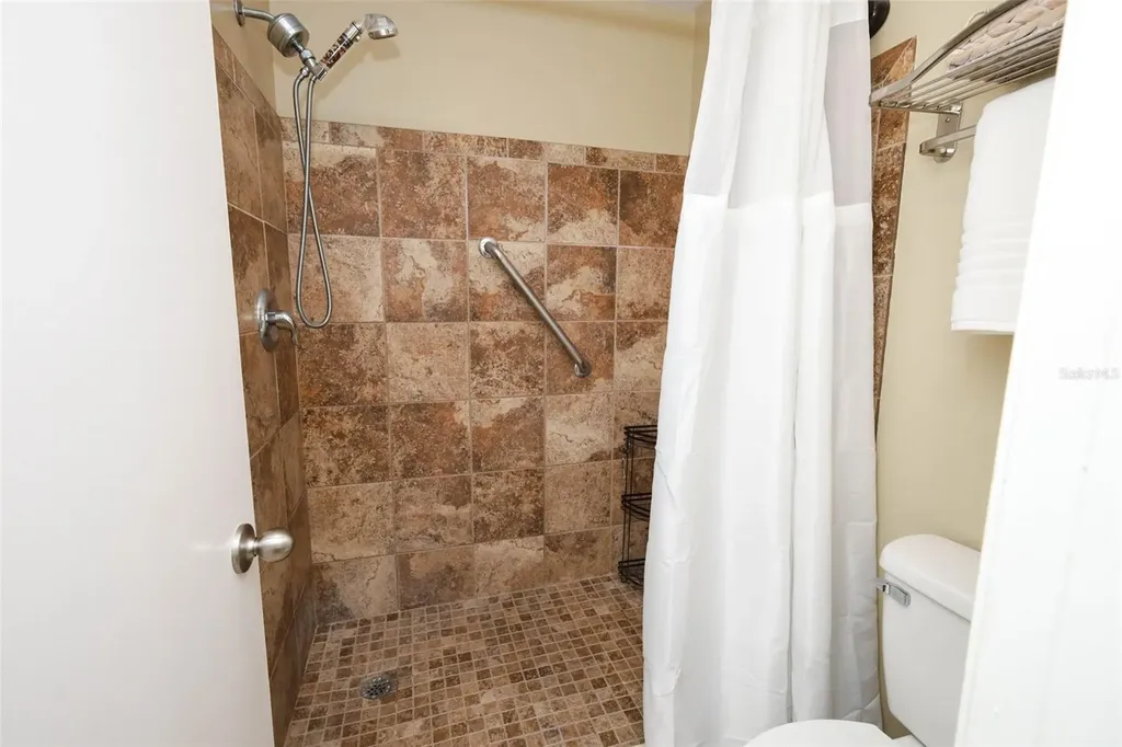 658 Woodridge Drive Fern Park FL 32730