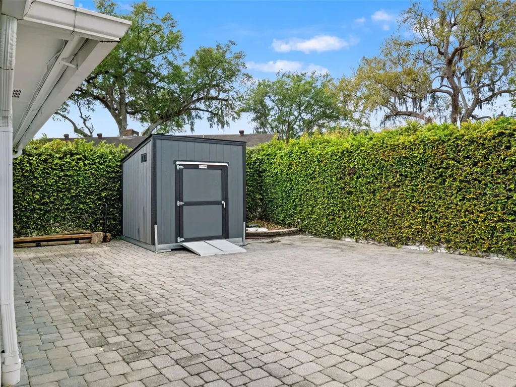 1214 Sweetbriar Road Orlando FL 32806