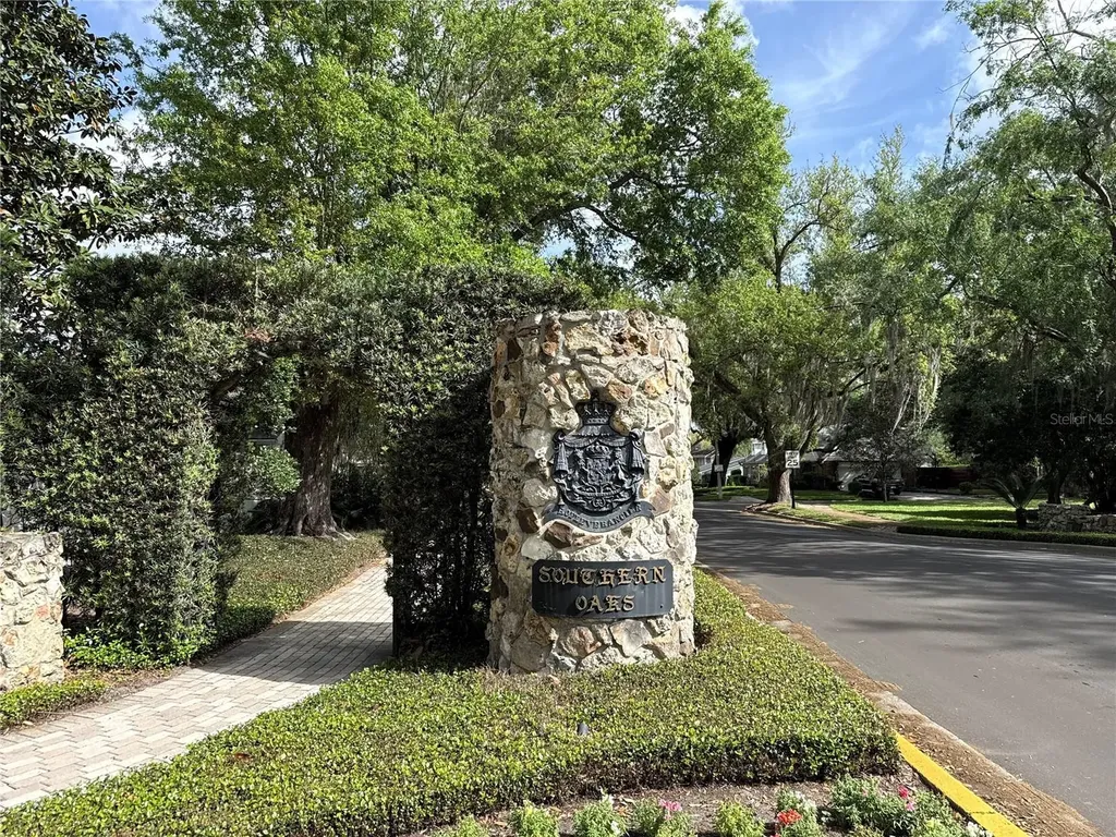 1214 Sweetbriar Road Orlando FL 32806