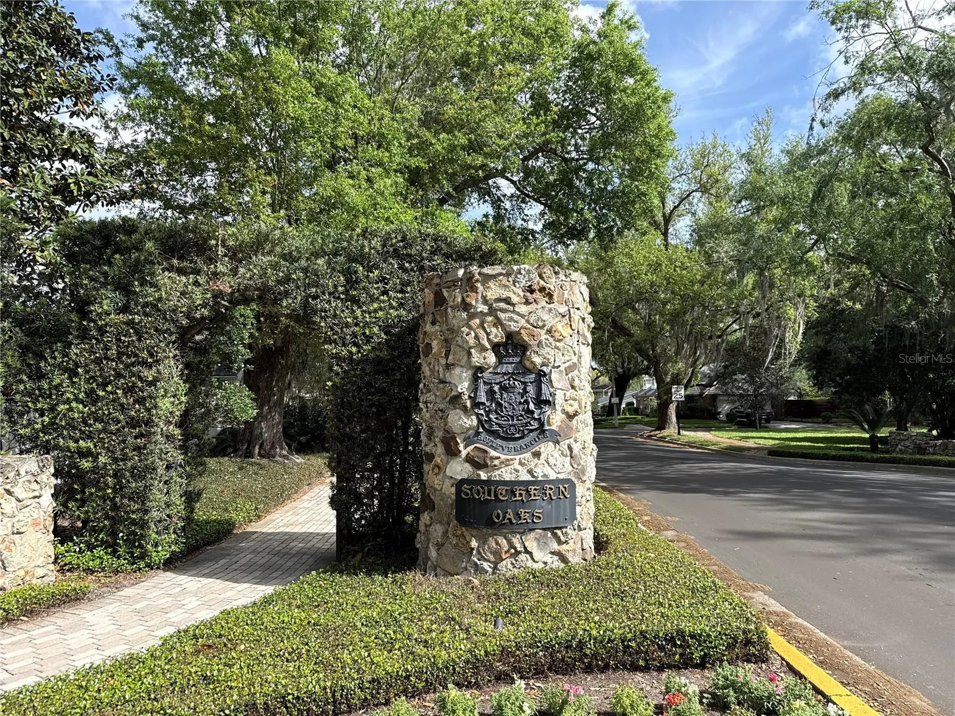 1214 Sweetbriar Road Orlando FL 32806