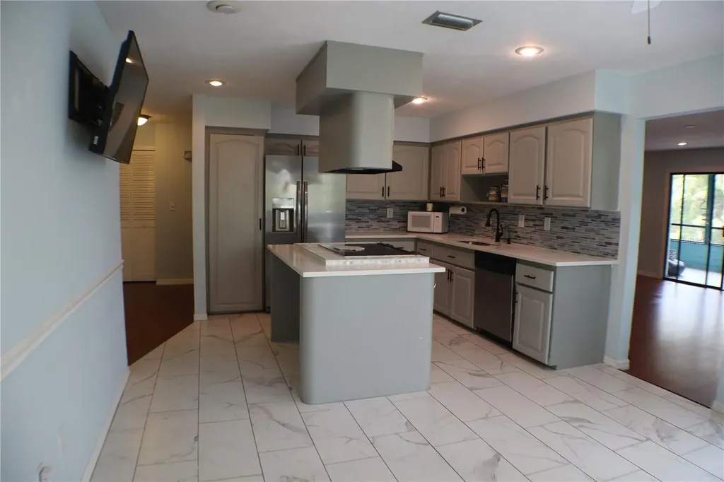 100 Kingbird Circle Daytona Beach FL 32119