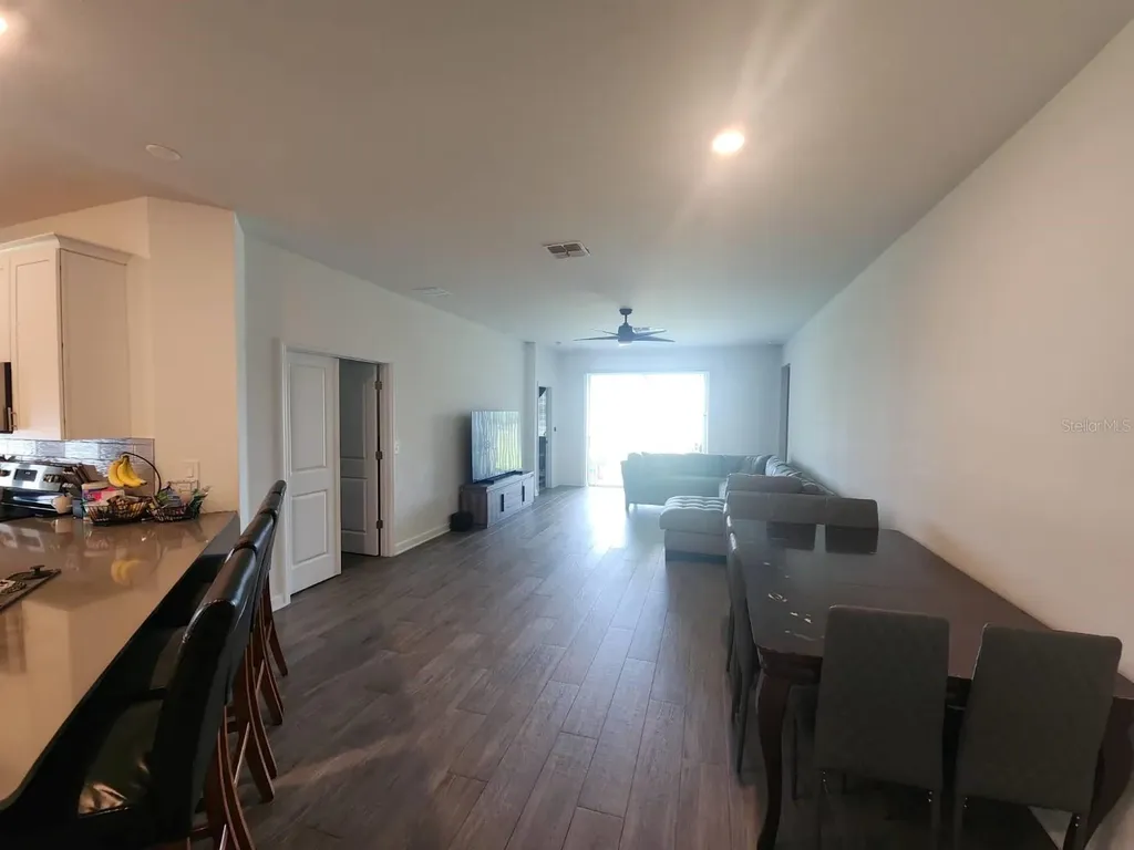 1614 Contentment Loop Kissimmee FL 34744