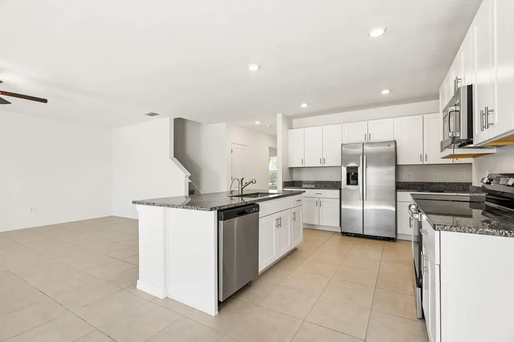 2881 Silver Scallop Loop Wimauma FL 33598