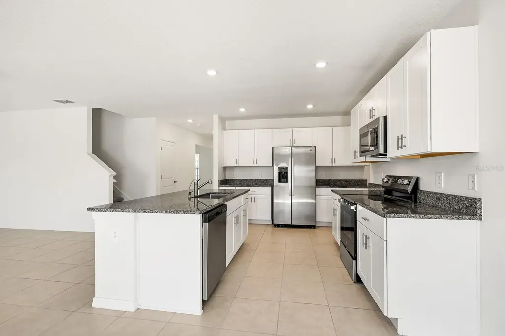 2881 Silver Scallop Loop Wimauma FL 33598