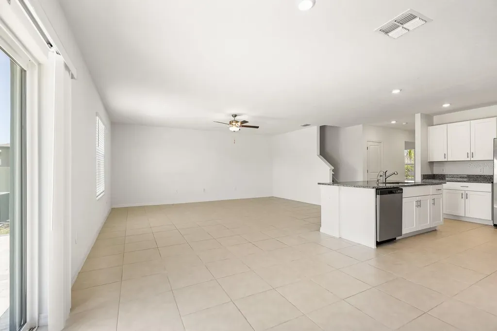 2881 Silver Scallop Loop Wimauma FL 33598