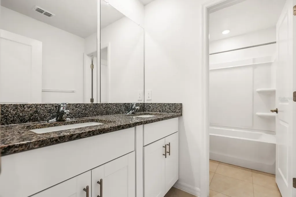 2881 Silver Scallop Loop Wimauma FL 33598