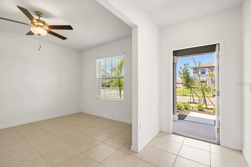 2881 Silver Scallop Loop Wimauma FL 33598