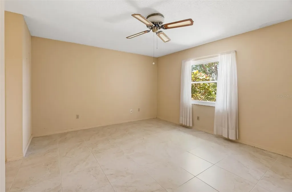 1027 Bluewater Drive Sun City Center FL 33573