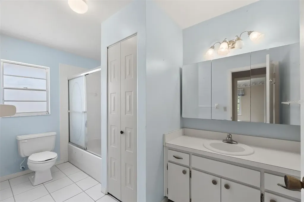 1027 Bluewater Drive Sun City Center FL 33573