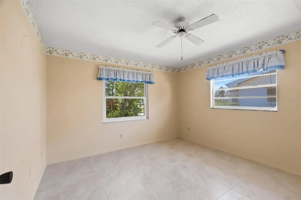 1027 Bluewater Drive Sun City Center FL 33573