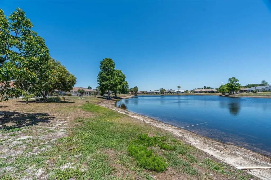 1027 Bluewater Drive Sun City Center FL 33573