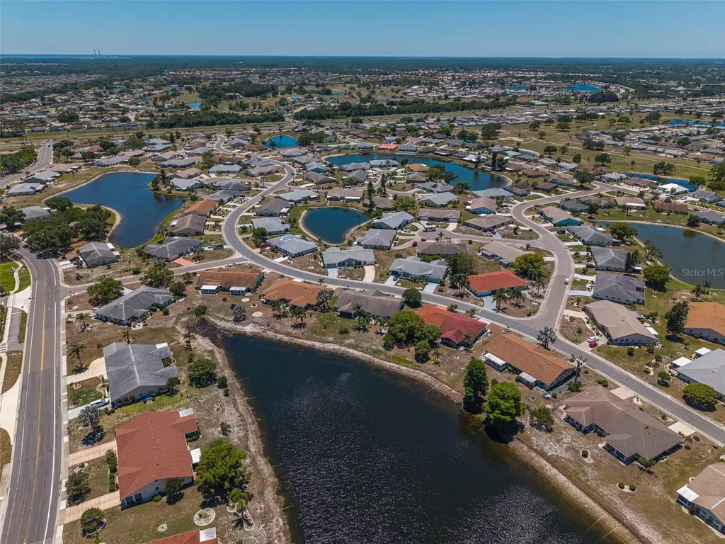 1027 Bluewater Drive Sun City Center FL 33573