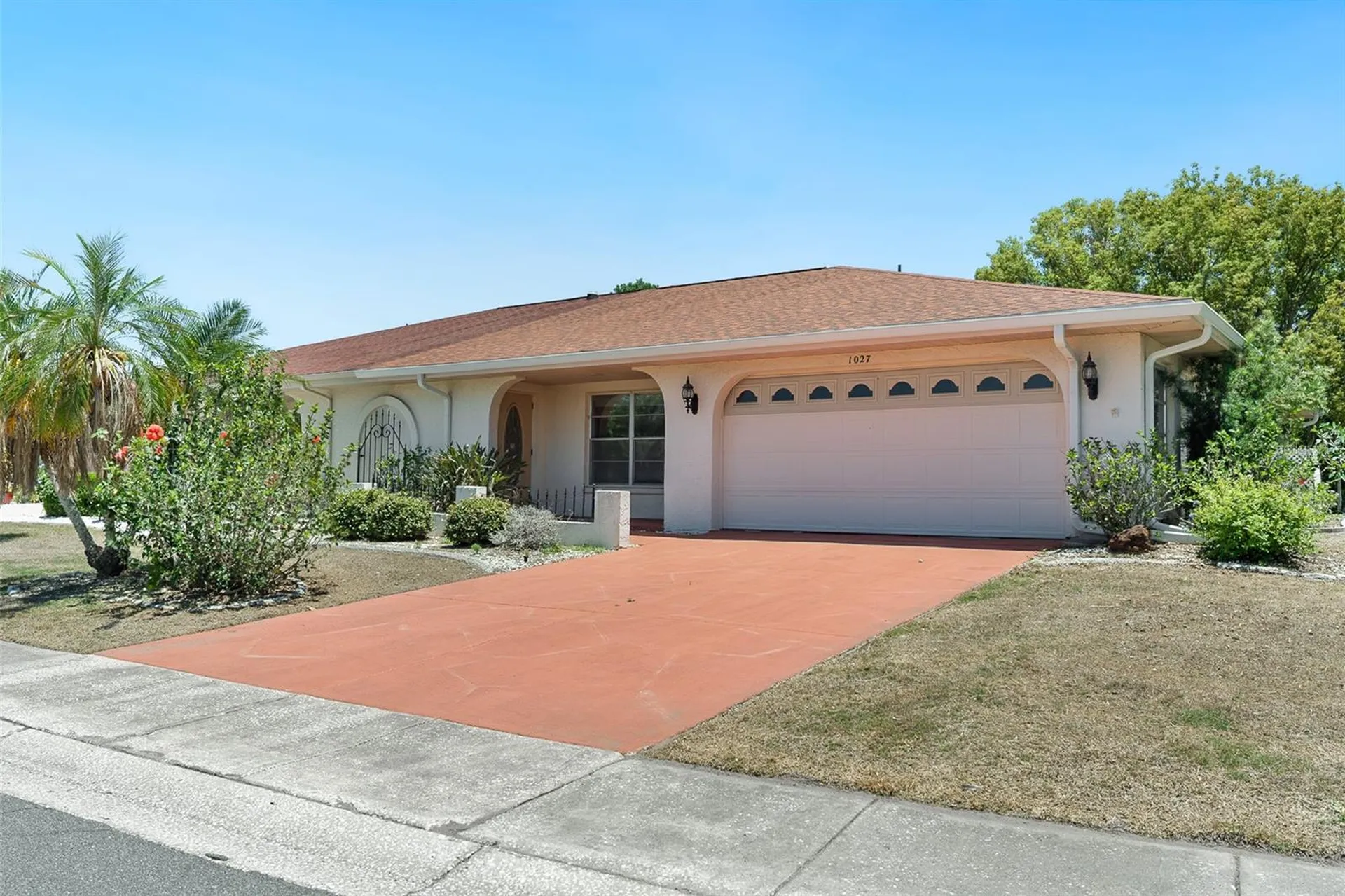 1027 Bluewater Drive Sun City Center FL 33573