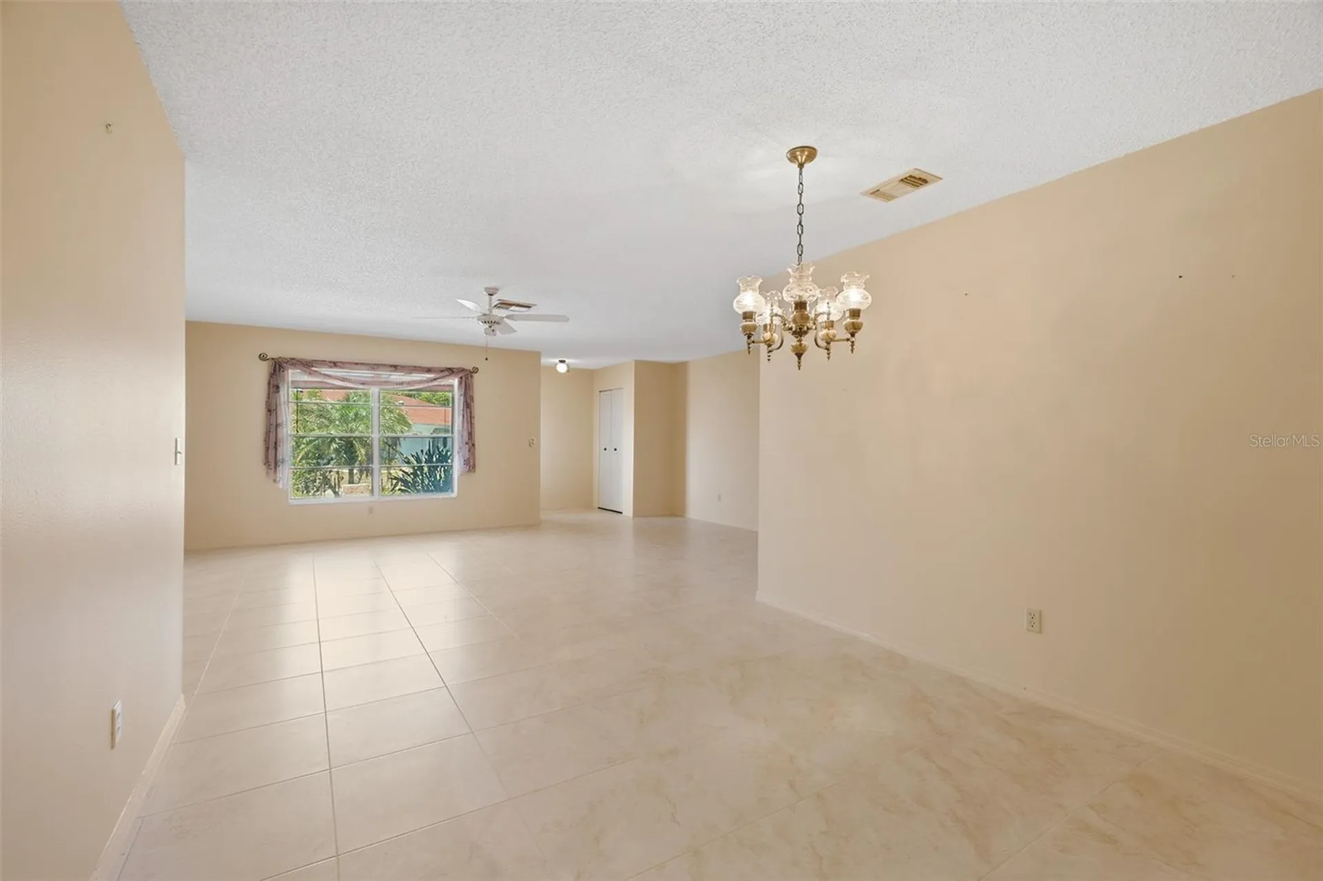1027 Bluewater Drive Sun City Center FL 33573