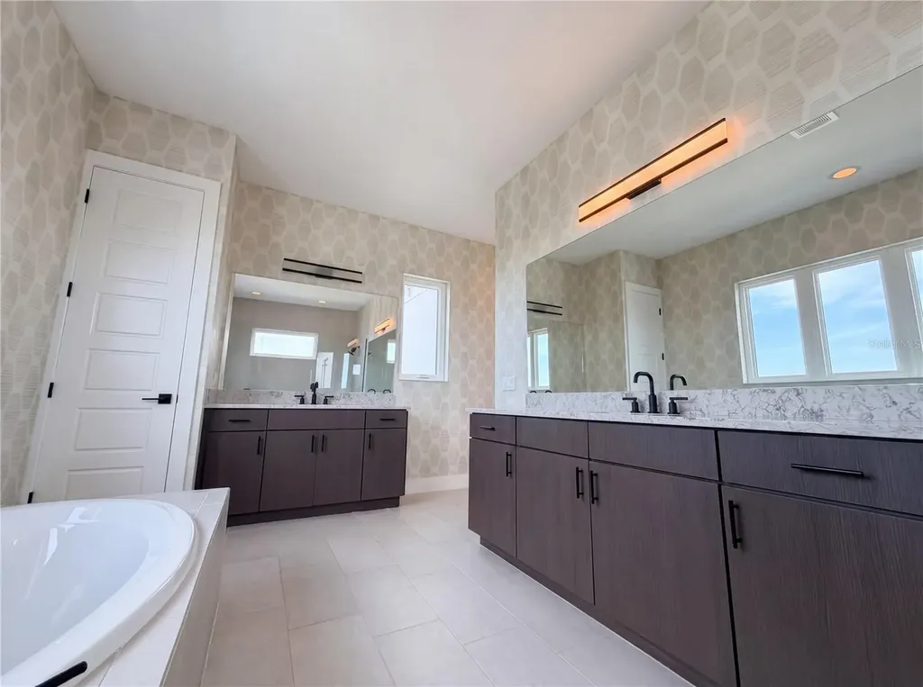 5911 Redbay Boulevard Bradenton FL 34210