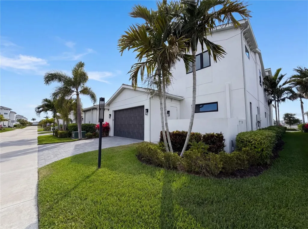5911 Redbay Boulevard Bradenton FL 34210